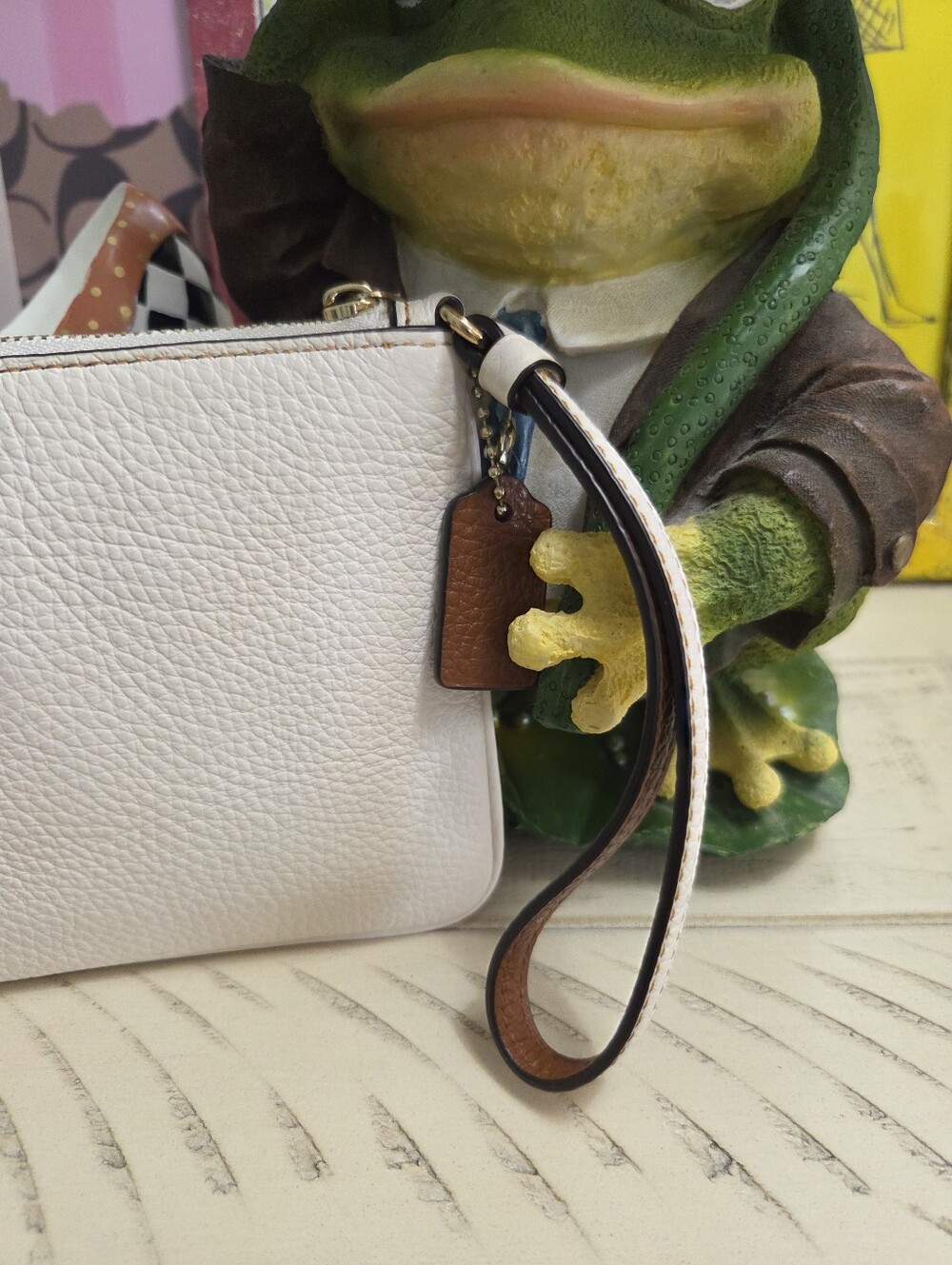 Coach x Disney Minnie Mouse Patch Small Wristlet in the "Chalk" white, EUC - Picture 6 of 16